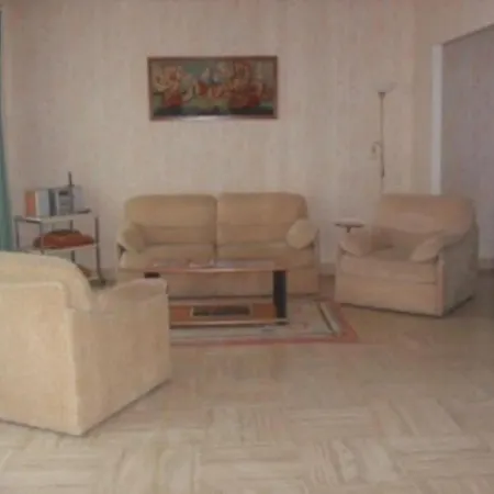 Maison De Plain-pied Avec Jardin Clos, Proche De La Et Des Commerces - Fr-1-494-58