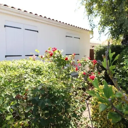 Maison De Plain-pied Avec Jardin Clos, Proche De La Et Des Commerces - Fr-1-494-58 Saint-Georges-de-Didonne