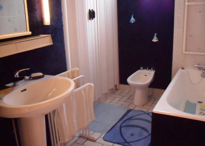 Maison De Plain-pied Avec Jardin Clos, Proche De La Et Des Commerces - Fr-1-494-58 Tatil Evi