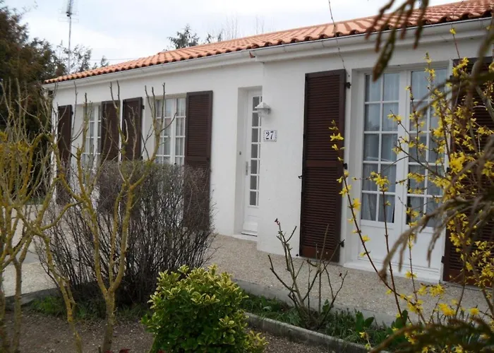 Maison De Plain-pied Avec Jardin Clos, Proche De La Et Des Commerces - Fr-1-494-58 Tatil Evi