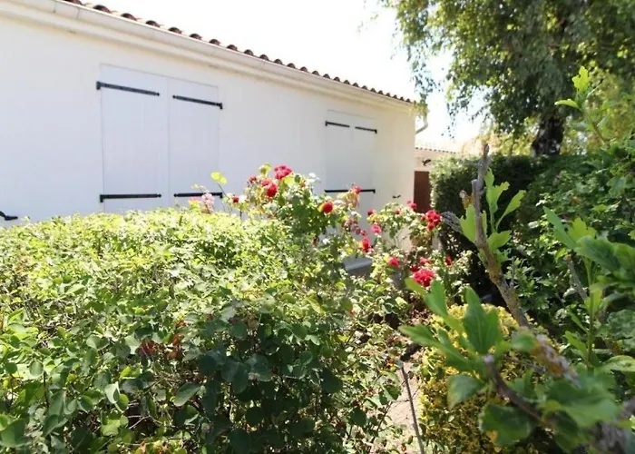 Maison De Plain-pied Avec Jardin Clos, Proche De La Et Des Commerces - Fr-1-494-58 Saint-Georges-de-Didonne